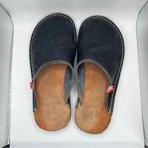 Women’s Duckfeet Leather Clogs Size 6.5/7 (37)